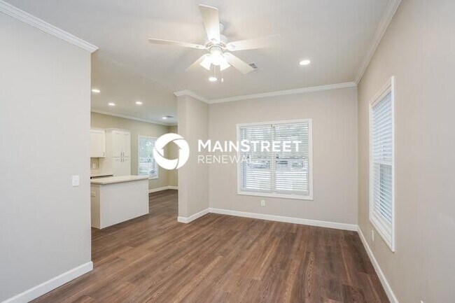 Building Photo - 2720 13th Ave S