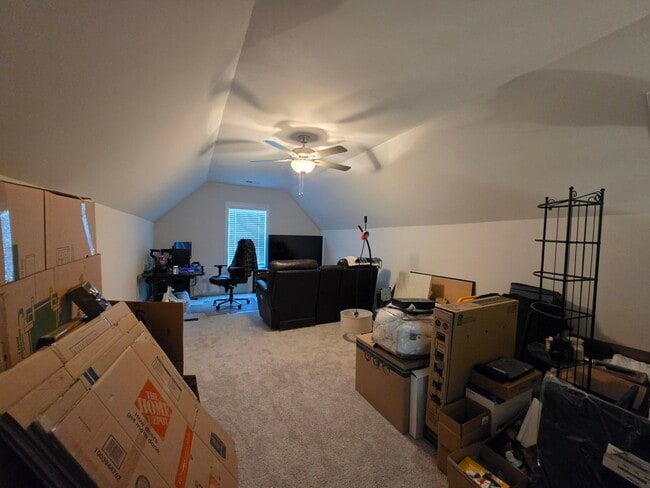 Building Photo - 3360 Rustic Dr