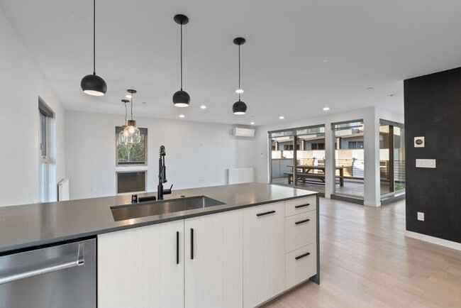 Building Photo - Stunning Air Conditioned Alki Condo Overlooking Majestic Puget Sound!