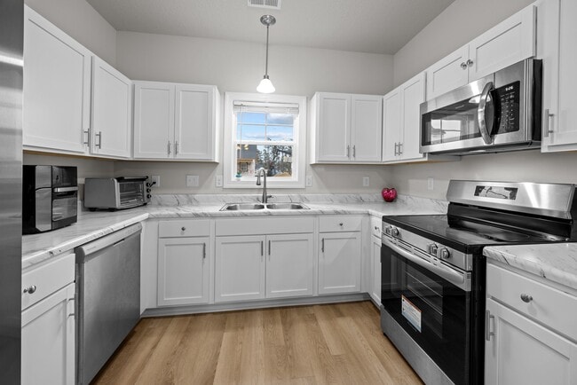 Building Photo - 243 Shallowbag Bay Ln