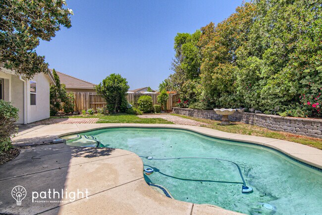 Building Photo - 6142 Big Bend Dr, Roseville, CA, 95678