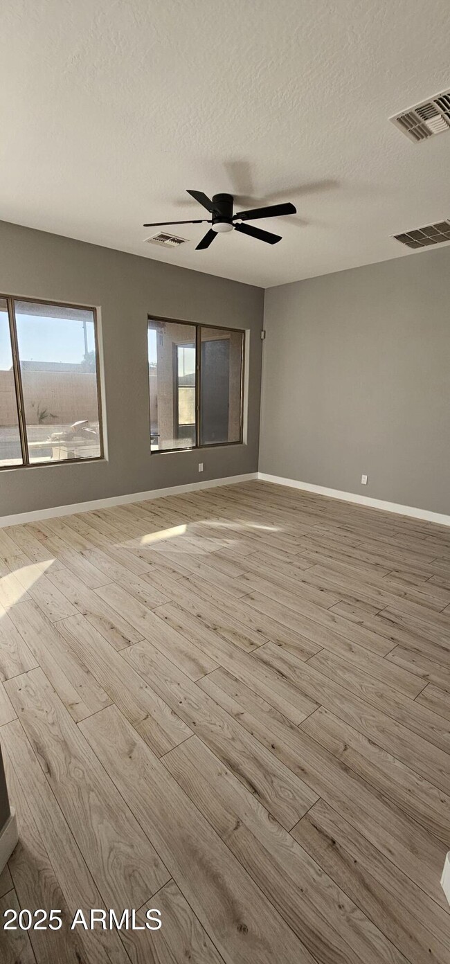 Building Photo - 17913 W Desert View Ln