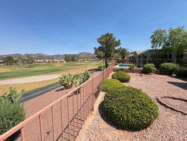 Building Photo - Remodeled 2BD/2BA with Golf & Mountain Vie...