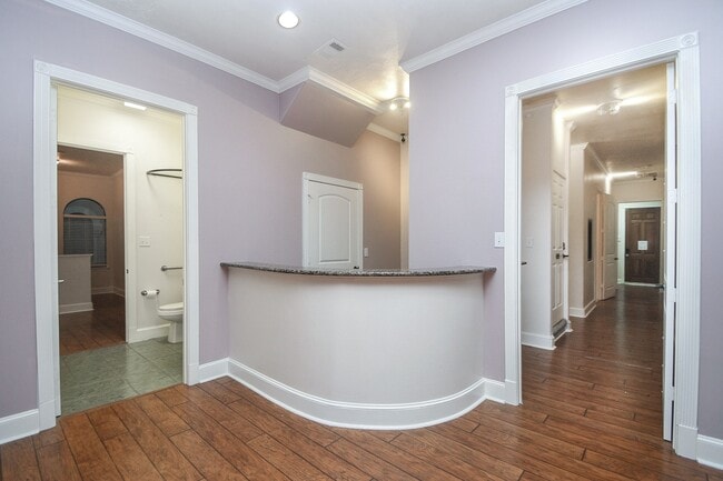 Building Photo - 12814 Willow Centre Dr