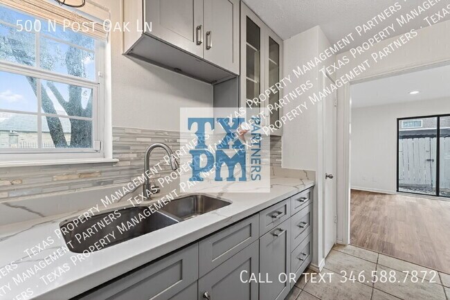 Building Photo - 500 N Post Oak Ln