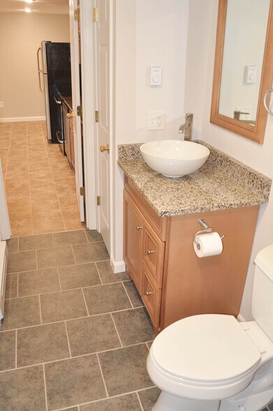 Building Photo - 152 Main St