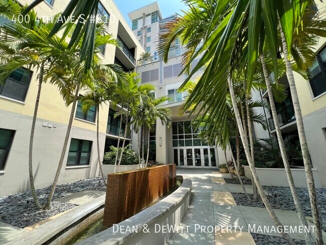 Building Photo - 400 4th Ave S