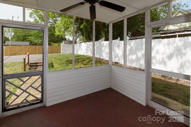 Building Photo - 416 W Pine St