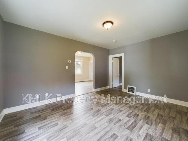 Building Photo - 1654 Wakefield Ave