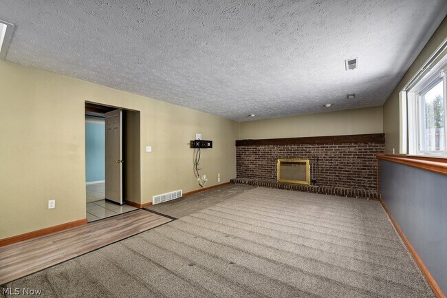 Building Photo - 13286 Boston Rd