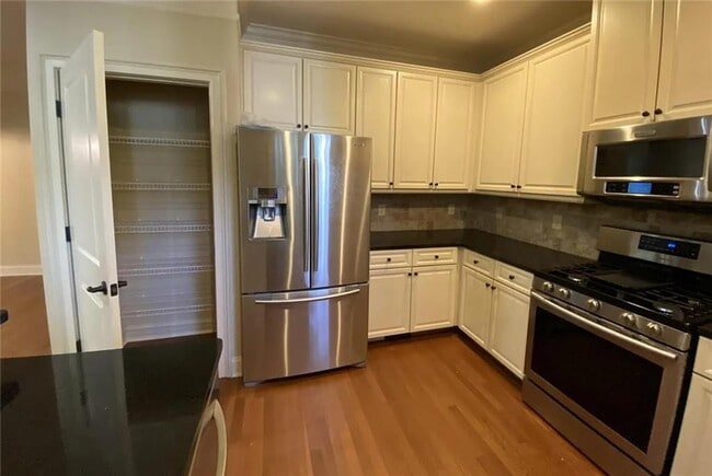 Building Photo - 815 Millwork Cir