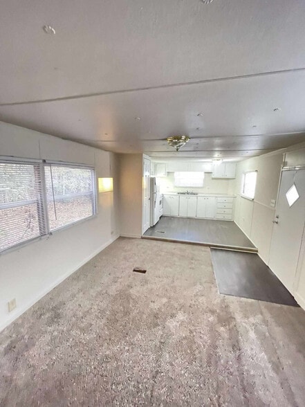 Building Photo - 400 Ball Park Rd