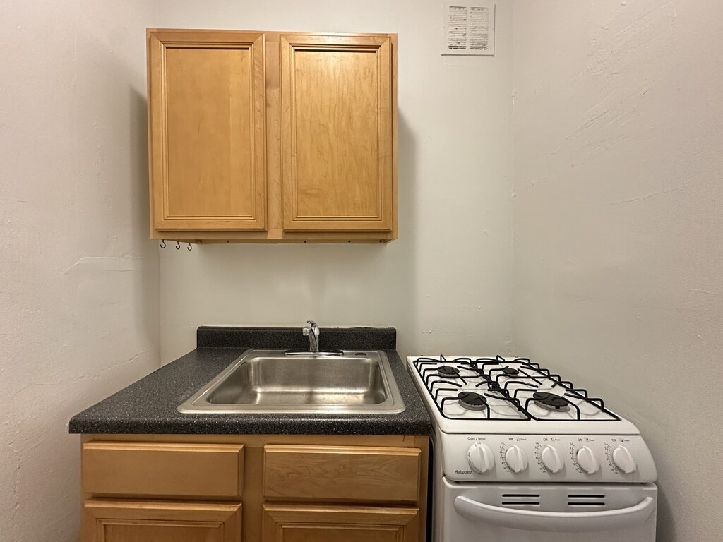 Building Photo - 4834 N Damen Ave