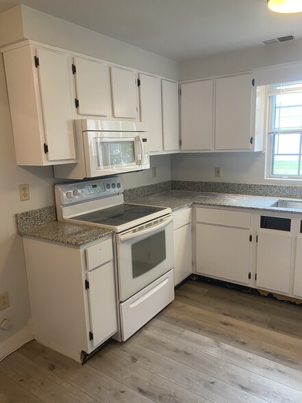 Renovated Kitchen - 32C Chestnut Ct