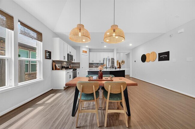 Building Photo - 12610 Northwood Colony Trl