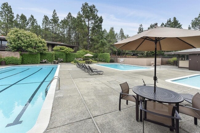 Building Photo - 3br/1.5ba Meadows of Terra Linda Townhouse...