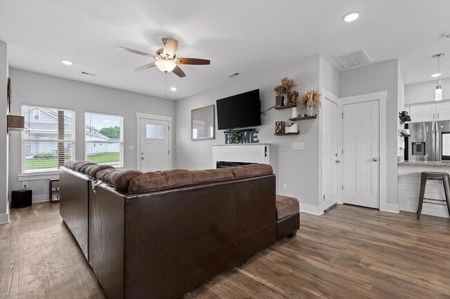 Building Photo - 116 Paxtons Way