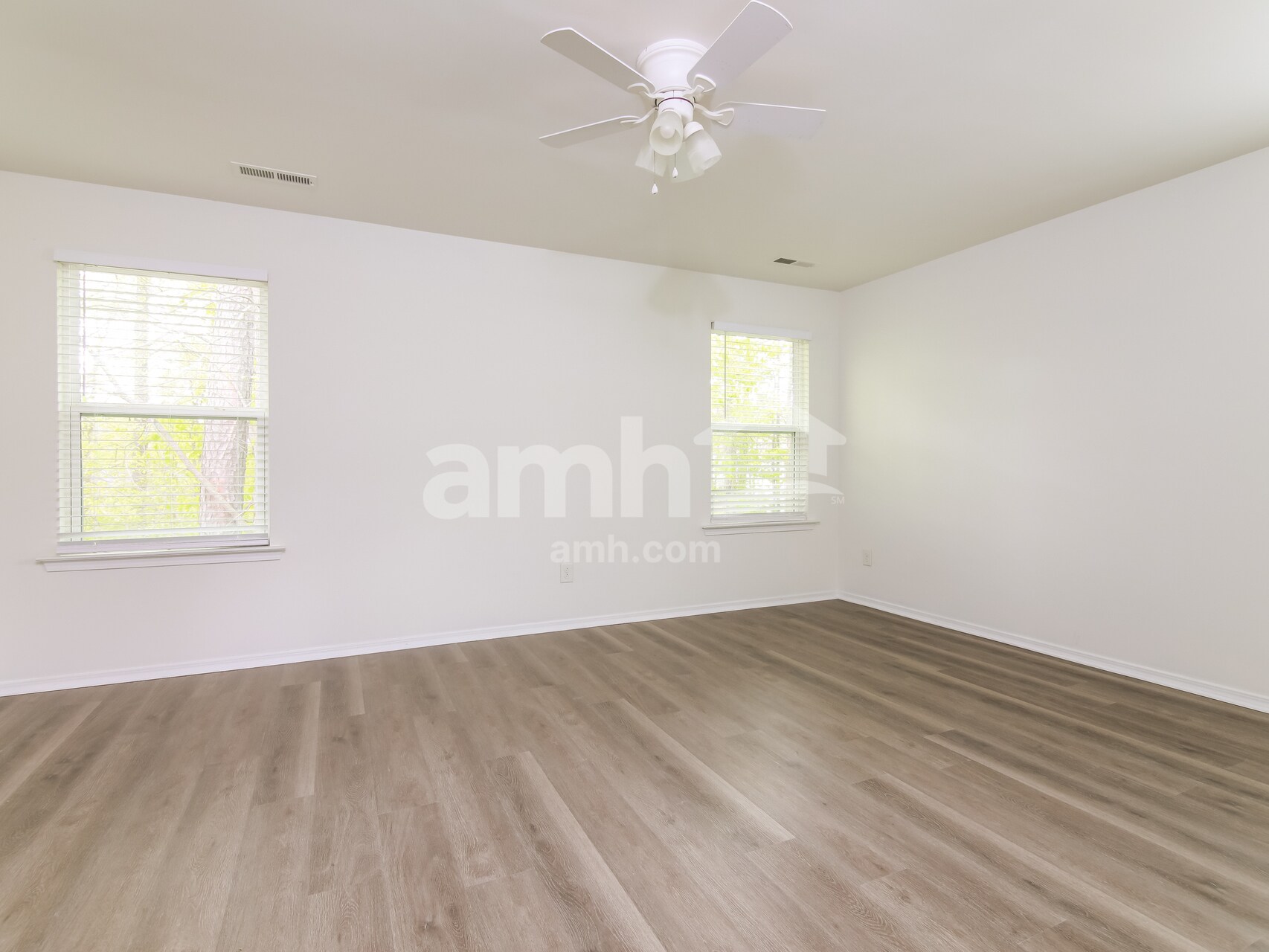 Building Photo - 5900 Spring Glen Ln