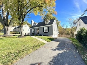 Building Photo - 10523 Howard Ave