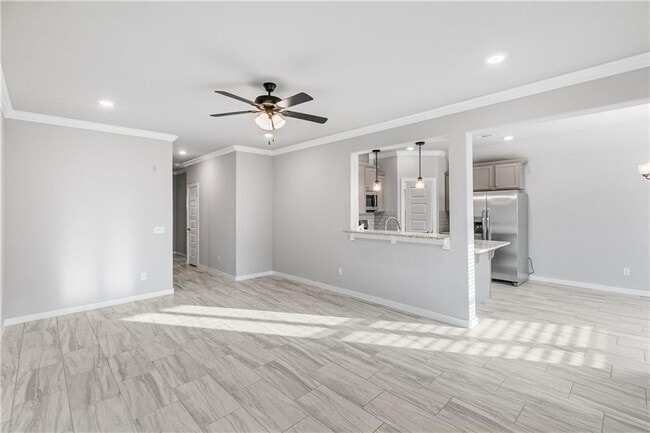 Building Photo - 410 Peach Ave