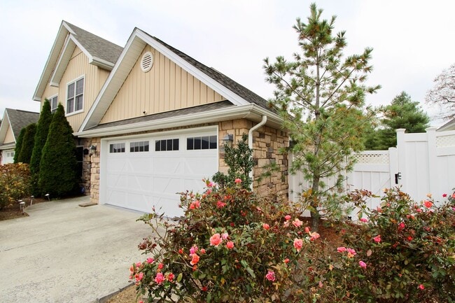Building Photo - 500 Callaway Circle