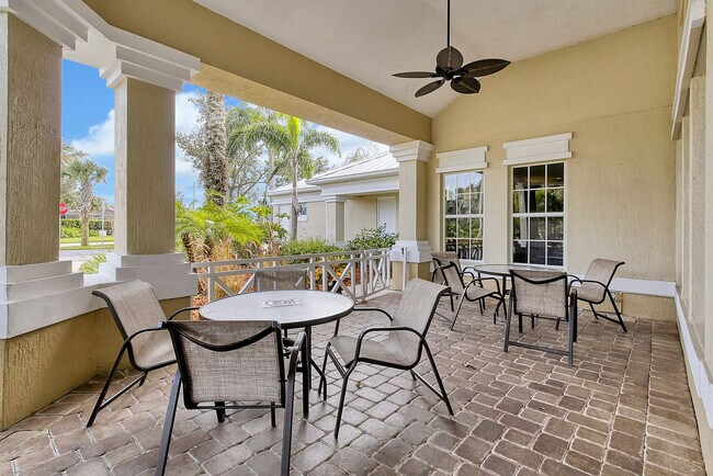 Building Photo - 8157 Sun Palm Dr