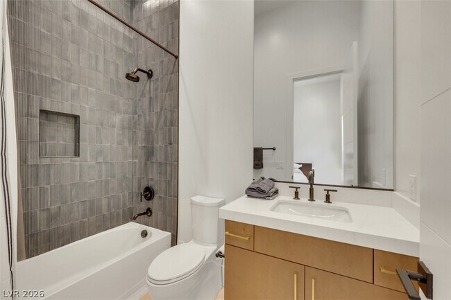 Building Photo - 4803 Verde Bloom St