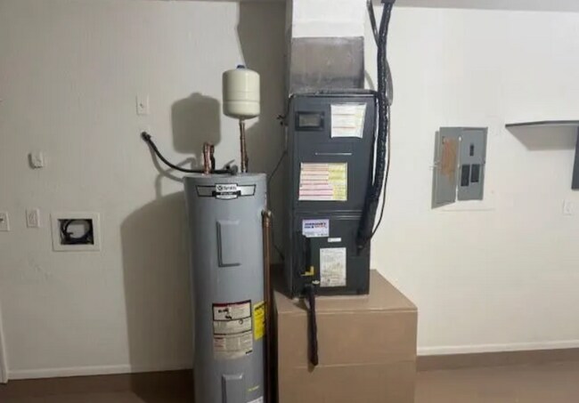 Building Photo - 1623 Sadigo St SE