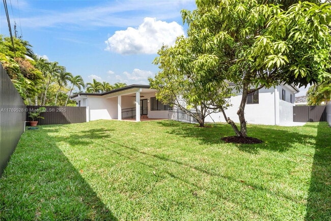 Building Photo - 8550 SW 28th St