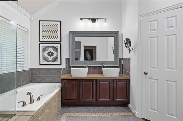 Building Photo - 5816 Pin Tail Ct