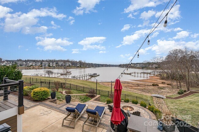 Building Photo - 112 Sisters Cove Ct