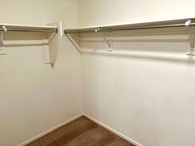 Building Photo - 1556 Demain Dr