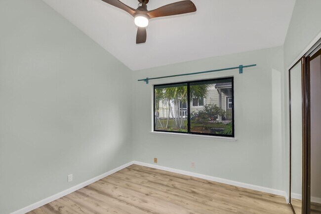 Building Photo - 73-4338-4338 Koi Koi St