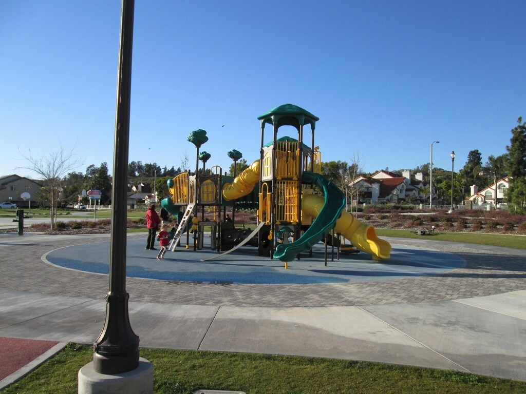 Building Photo - 523 Pioneer St