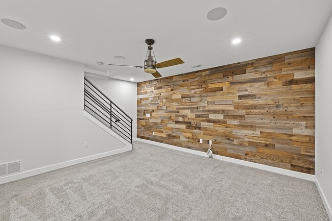 Building Photo - 297 Auden Ave