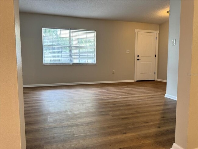 Building Photo - 1602 Leslie Dr