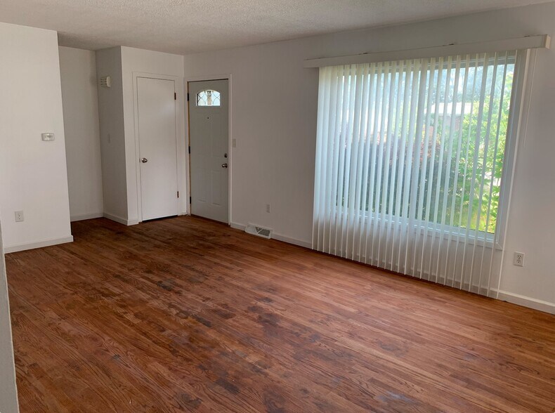 Building Photo - 1652 52nd St SE