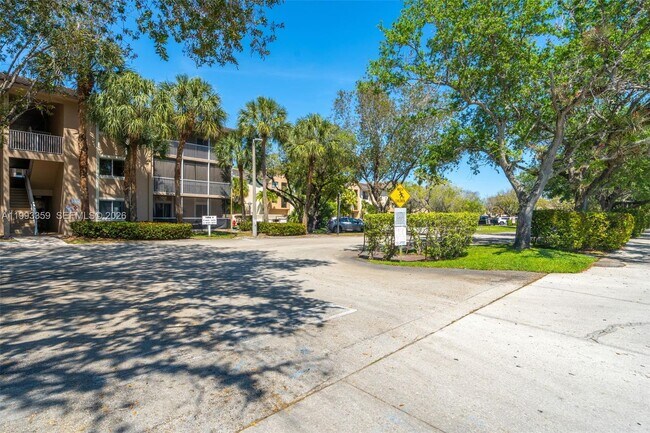 Building Photo - 10001 W Atlantic Blvd