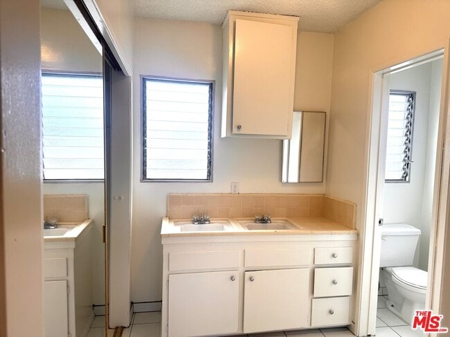 Building Photo - 5411 S Centinela Ave