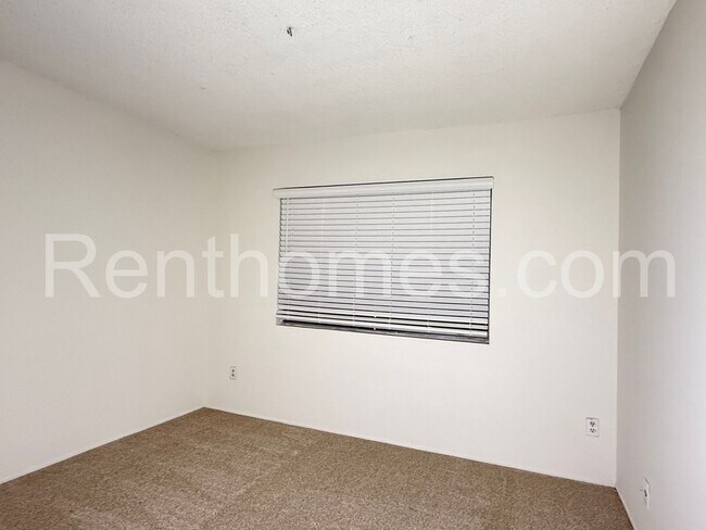 Building Photo - 2764 Meadow Lark Dr