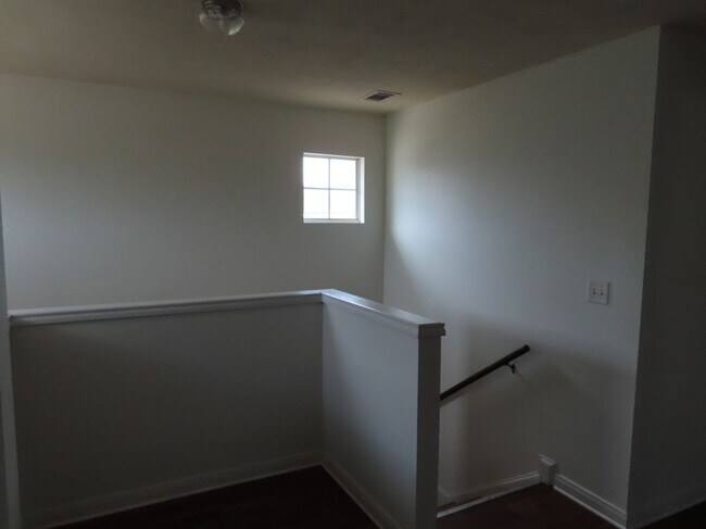 Building Photo - 4115 McFarland Dr
