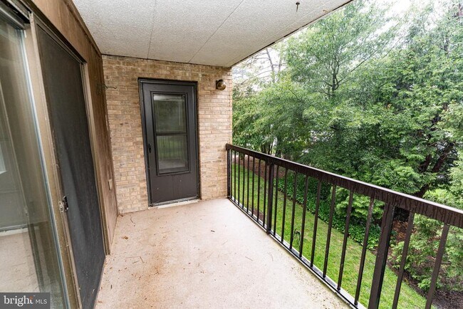 Building Photo - 227 Canal Park Dr