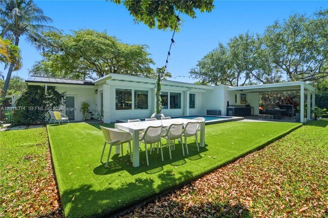 Building Photo - 7830 SW 53rd Pl