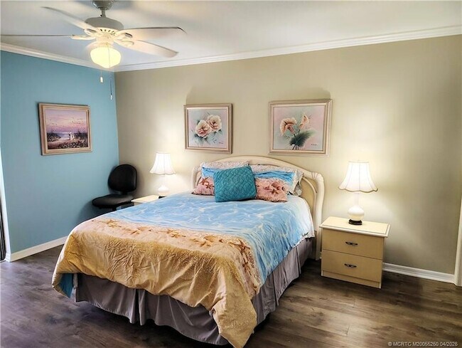 Building Photo - 511 SW South River Dr