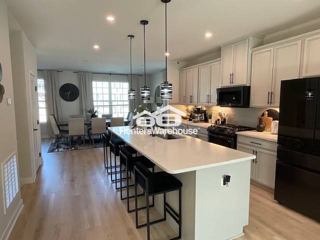 Building Photo - 2195 Autumn Cyprus Ave