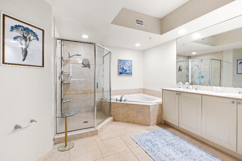 Building Photo - 275 NW Flagler Ave