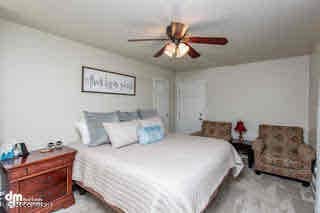 Building Photo - 8933 Lakehurst Dr