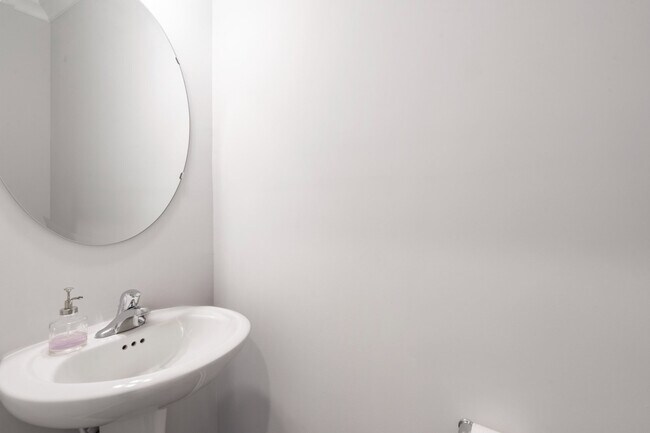 Building Photo - 214 Maidstone Trail