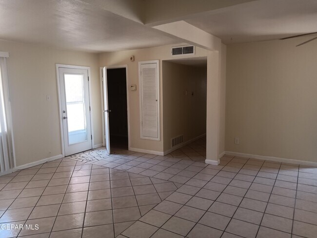 Building Photo - 8108 Margaret Ln