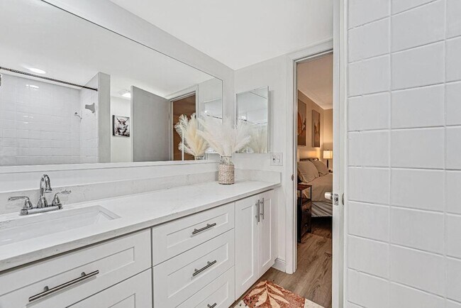 Building Photo - 2439 24th Way